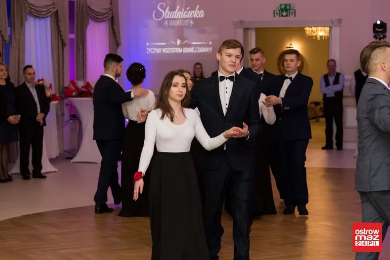 Studniówka ZS nr 2 w Ostrowi Mazowieckiej (zdjęcia, wideo)