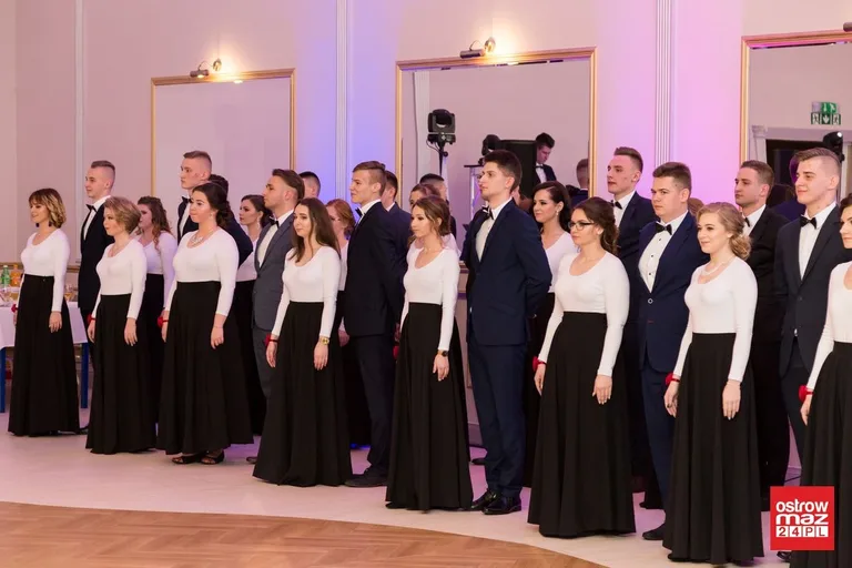 Studniówka ZS nr 2 w Ostrowi Mazowieckiej (zdjęcia, wideo)