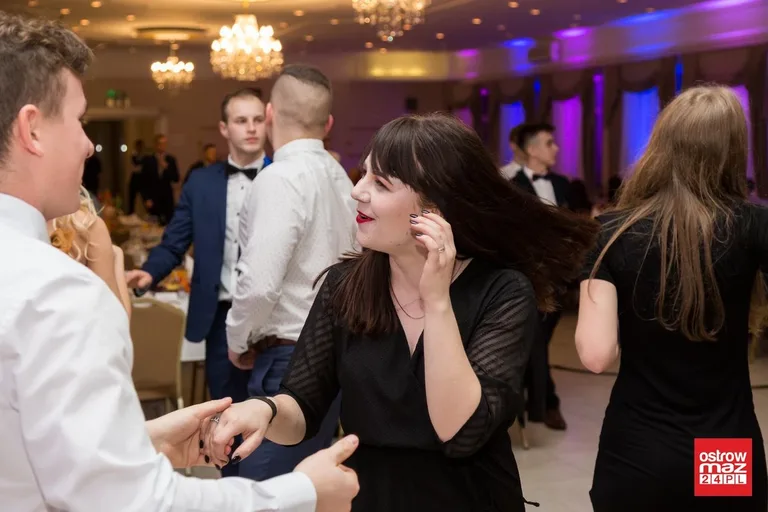 Studniówka ZS nr 2 w Ostrowi Mazowieckiej (zdjęcia, wideo)