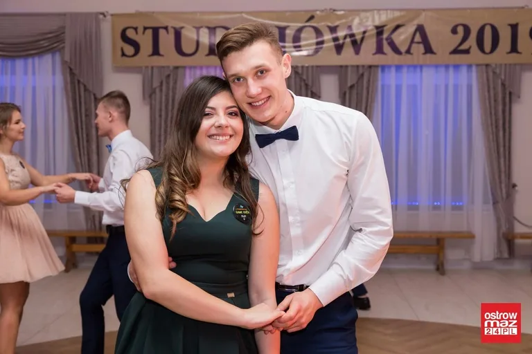 Studniówka ZS nr 2 w Ostrowi Mazowieckiej (zdjęcia, wideo)