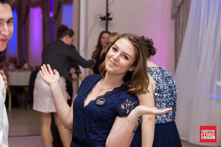 Studniówka ZS nr 2 w Ostrowi Mazowieckiej (zdjęcia, wideo)