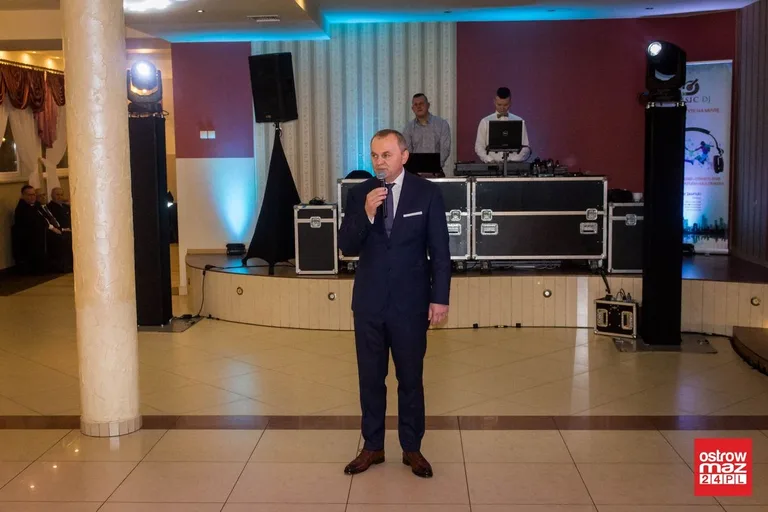 Studniówka ZS CKR w Starym Lubiejewie (zdjęcia, wideo)