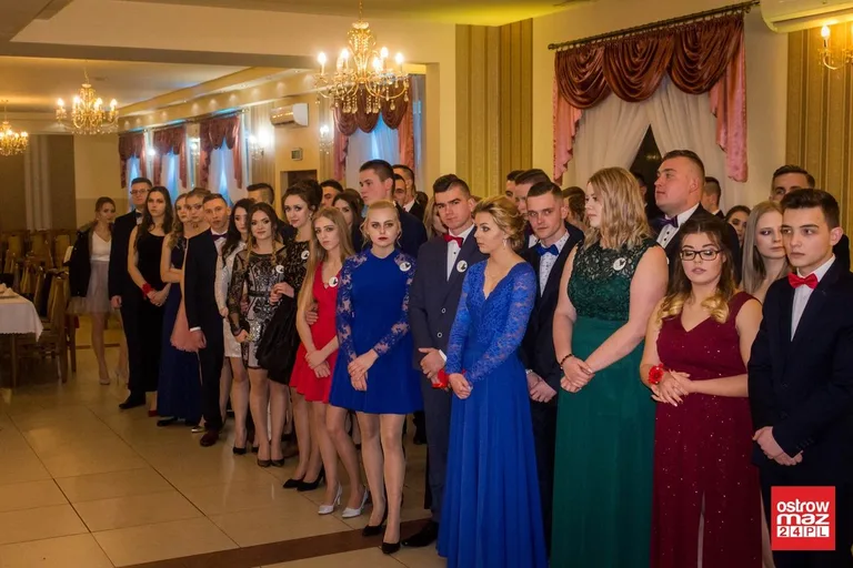 Studniówka ZS CKR w Starym Lubiejewie (zdjęcia, wideo)