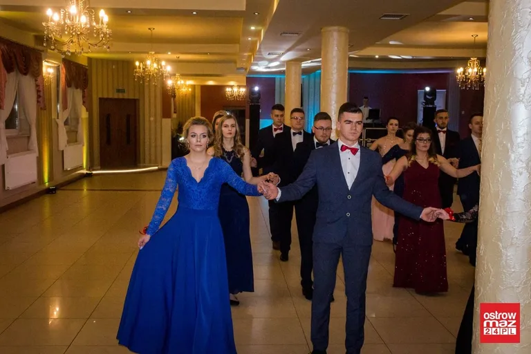 Studniówka ZS CKR w Starym Lubiejewie (zdjęcia, wideo)