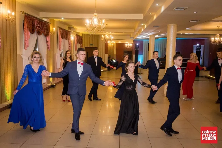 Studniówka ZS CKR w Starym Lubiejewie (zdjęcia, wideo)