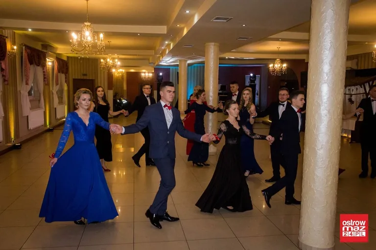 Studniówka ZS CKR w Starym Lubiejewie (zdjęcia, wideo)