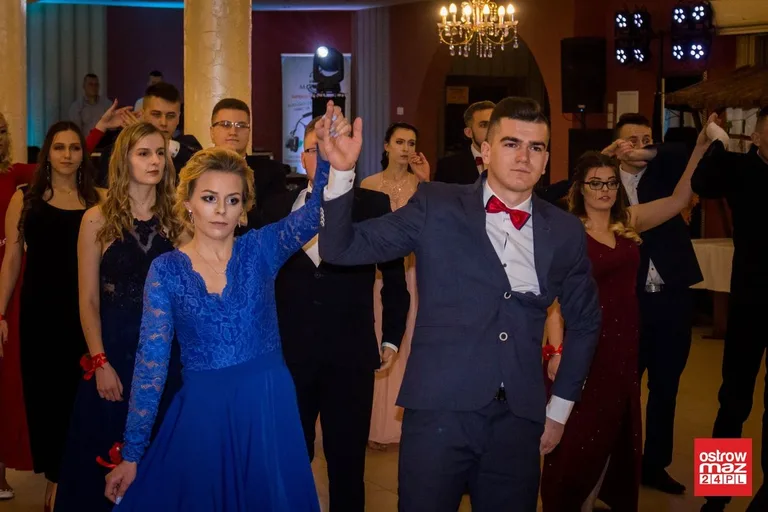 Studniówka ZS CKR w Starym Lubiejewie (zdjęcia, wideo)