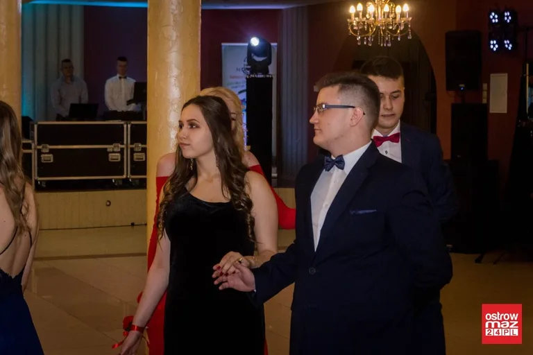 Studniówka ZS CKR w Starym Lubiejewie (zdjęcia, wideo)