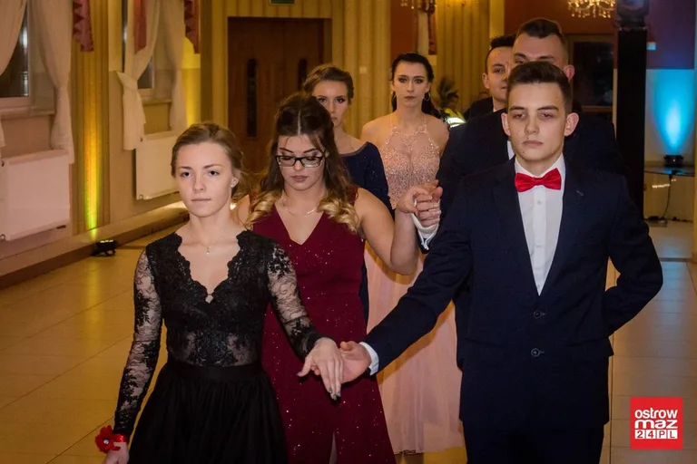 Studniówka ZS CKR w Starym Lubiejewie (zdjęcia, wideo)
