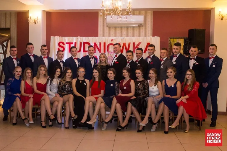 Studniówka ZS CKR w Starym Lubiejewie (zdjęcia, wideo)