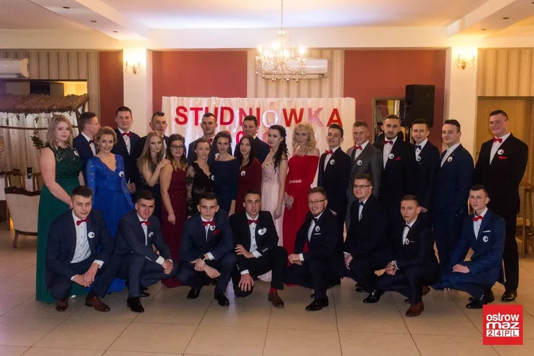 Studniówka ZS CKR w Starym Lubiejewie (zdjęcia, wideo)