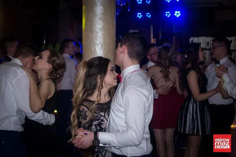 Studniówka ZS CKR w Starym Lubiejewie (zdjęcia, wideo)