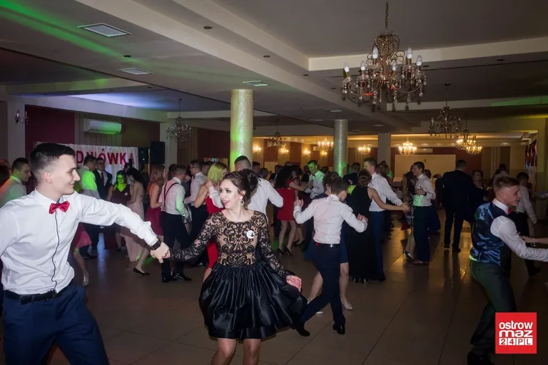 Studniówka ZS CKR w Starym Lubiejewie (zdjęcia, wideo)