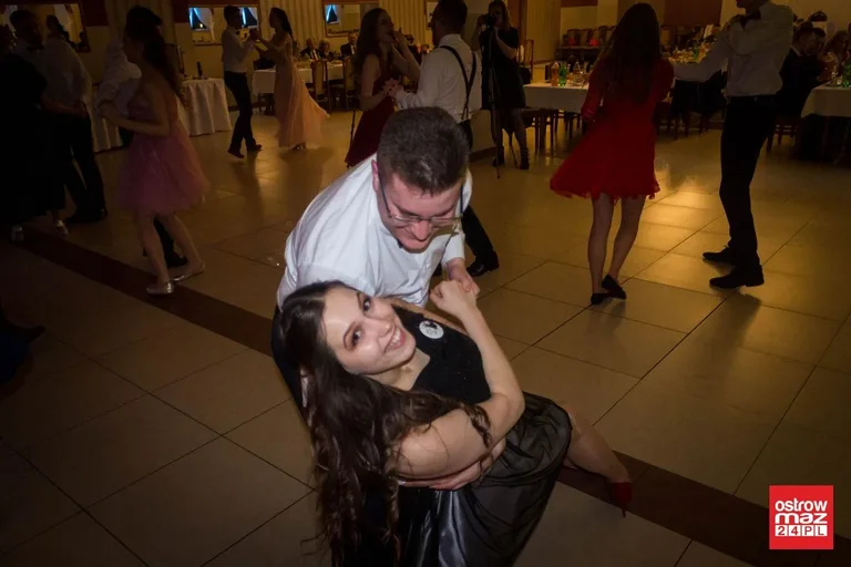 Studniówka ZS CKR w Starym Lubiejewie (zdjęcia, wideo)