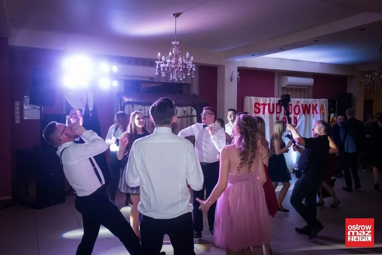 Studniówka ZS CKR w Starym Lubiejewie (zdjęcia, wideo)