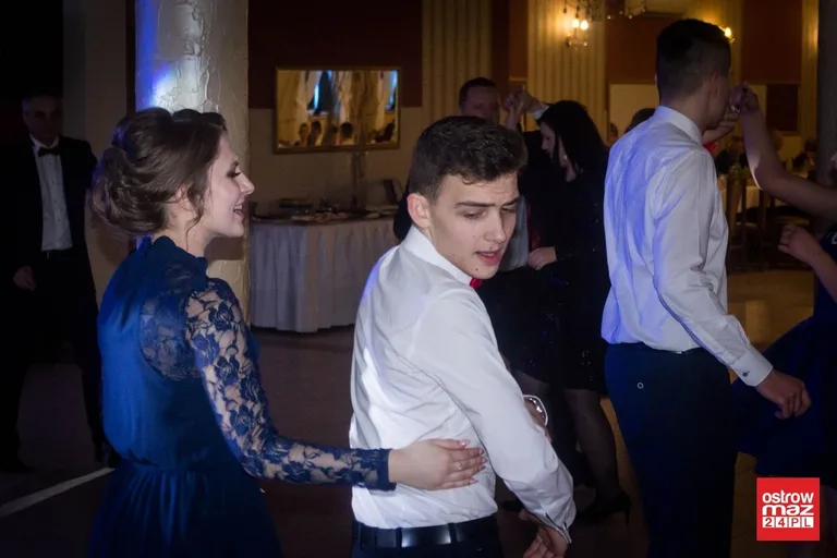 Studniówka ZS CKR w Starym Lubiejewie (zdjęcia, wideo)