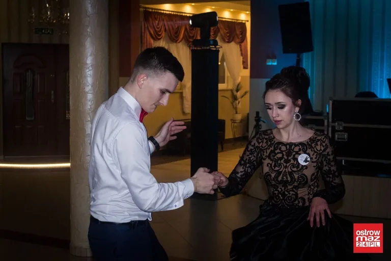 Studniówka ZS CKR w Starym Lubiejewie (zdjęcia, wideo)