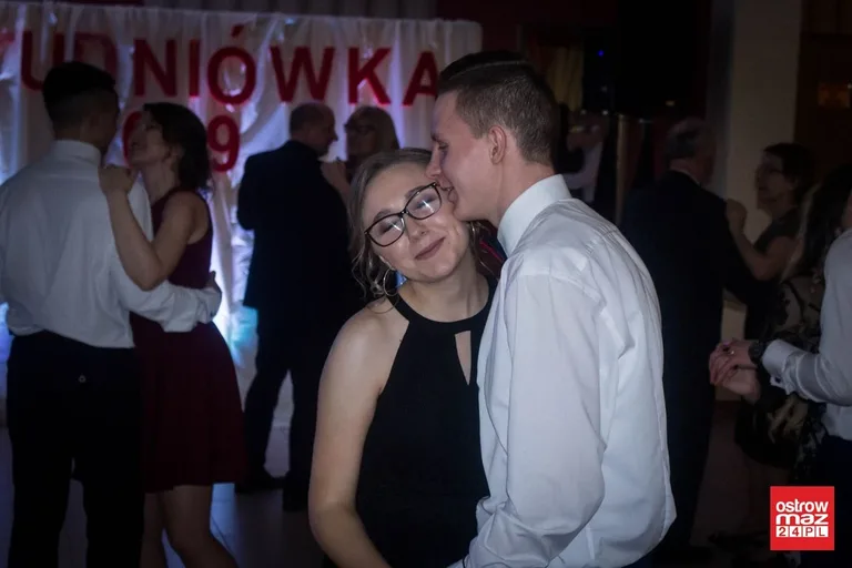 Studniówka ZS CKR w Starym Lubiejewie (zdjęcia, wideo)