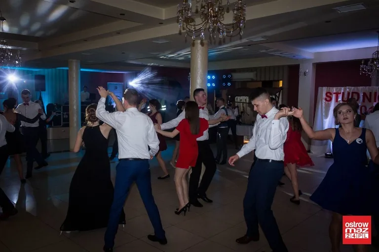 Studniówka ZS CKR w Starym Lubiejewie (zdjęcia, wideo)