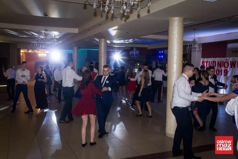 Studniówka ZS CKR w Starym Lubiejewie (zdjęcia, wideo)