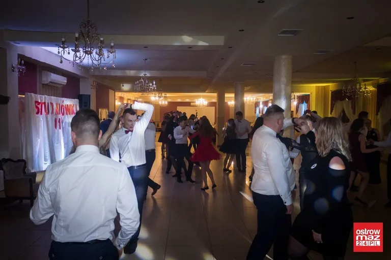 Studniówka ZS CKR w Starym Lubiejewie (zdjęcia, wideo)