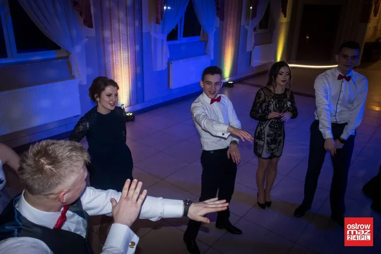Studniówka ZS CKR w Starym Lubiejewie (zdjęcia, wideo)