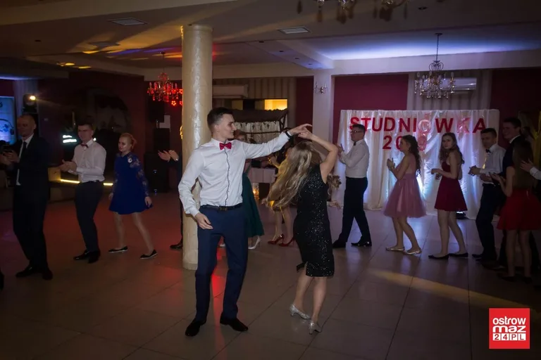Studniówka ZS CKR w Starym Lubiejewie (zdjęcia, wideo)
