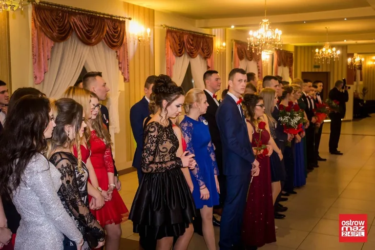 Studniówka ZS CKR w Starym Lubiejewie (zdjęcia, wideo)