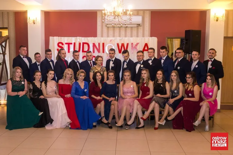 Studniówka ZS CKR w Starym Lubiejewie (zdjęcia, wideo)