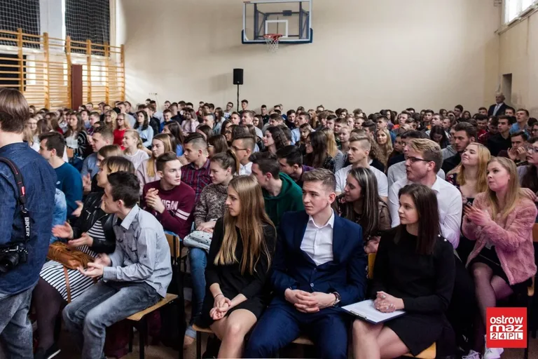 Nauczyciele uczniom. Jasełka w "Ekonomiku" (zdjęcia, wideo)
