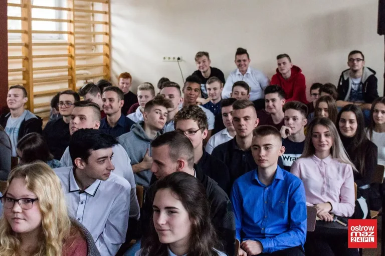 Nauczyciele uczniom. Jasełka w "Ekonomiku" (zdjęcia, wideo)