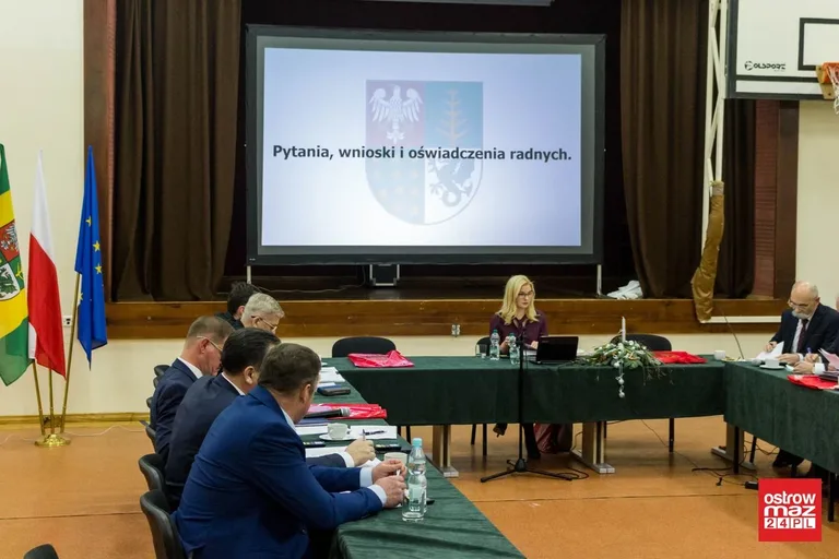 Obradowali powiatowi radni (zdjęcia, wideo)