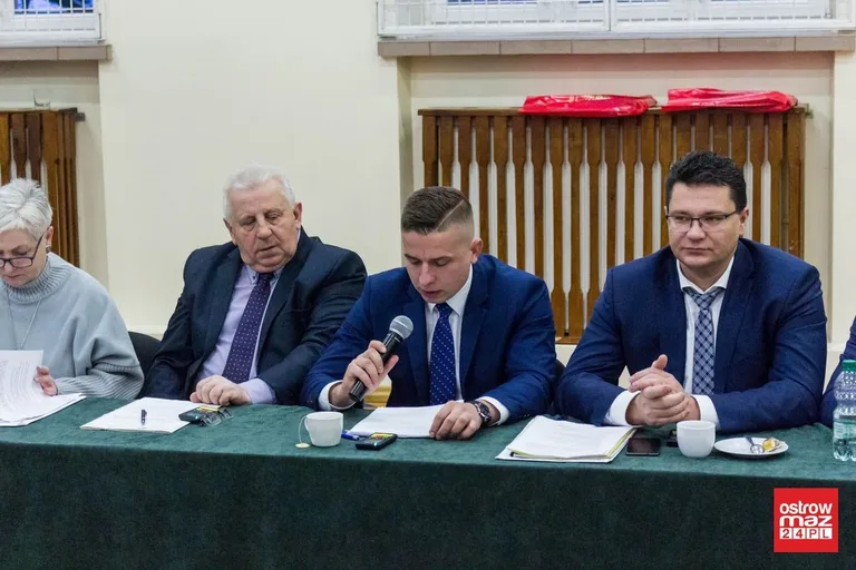 Obradowali powiatowi radni (zdjęcia, wideo)