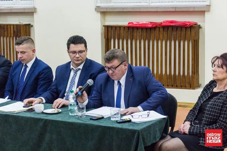 Obradowali powiatowi radni (zdjęcia, wideo)