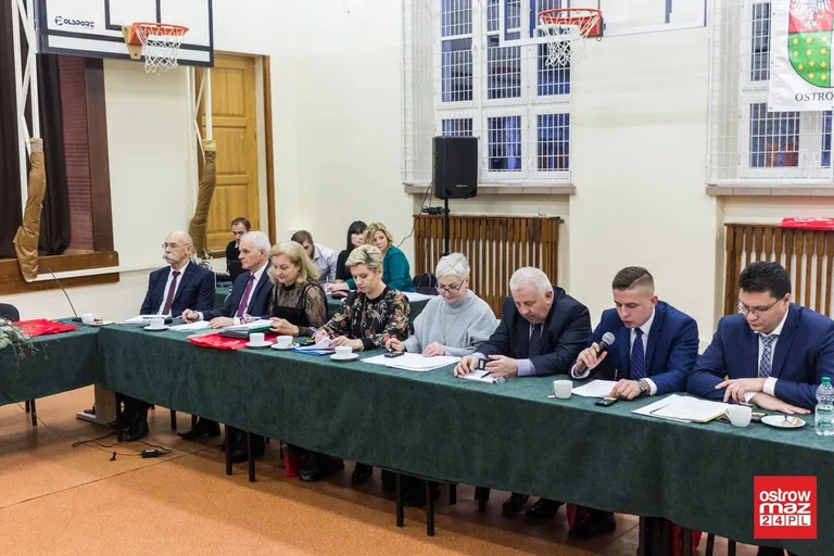 Obradowali powiatowi radni (zdjęcia, wideo)