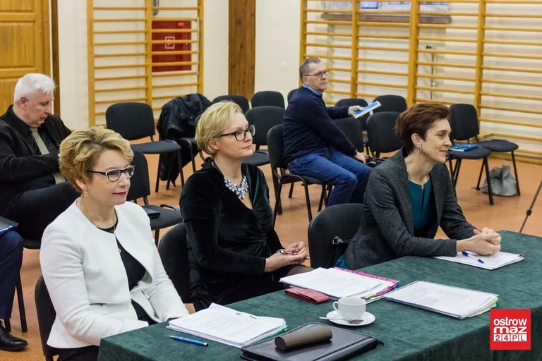 Obradowali powiatowi radni (zdjęcia, wideo)