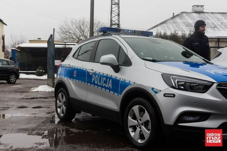 Ostrowscy policjanci z nowymi radiowozami (zdjęcia)