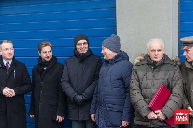 Ostrowscy policjanci z nowymi radiowozami (zdjęcia)