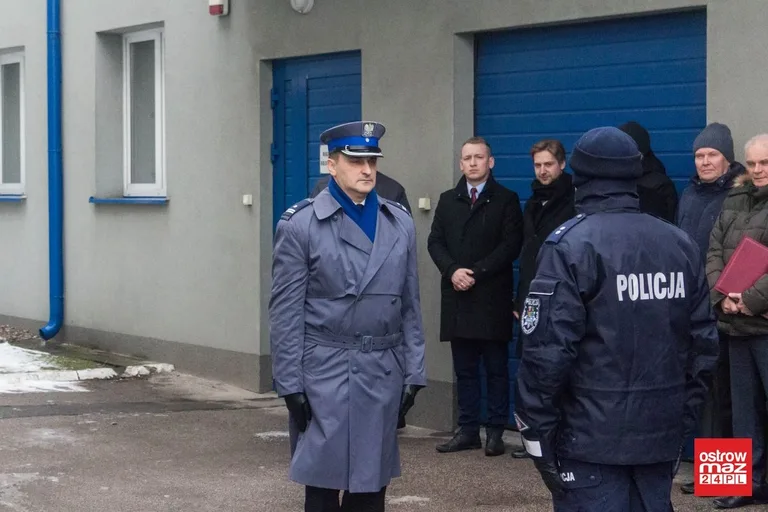 Ostrowscy policjanci z nowymi radiowozami (zdjęcia)