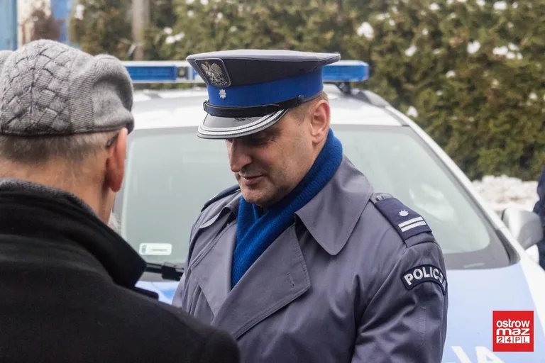Ostrowscy policjanci z nowymi radiowozami (zdjęcia)