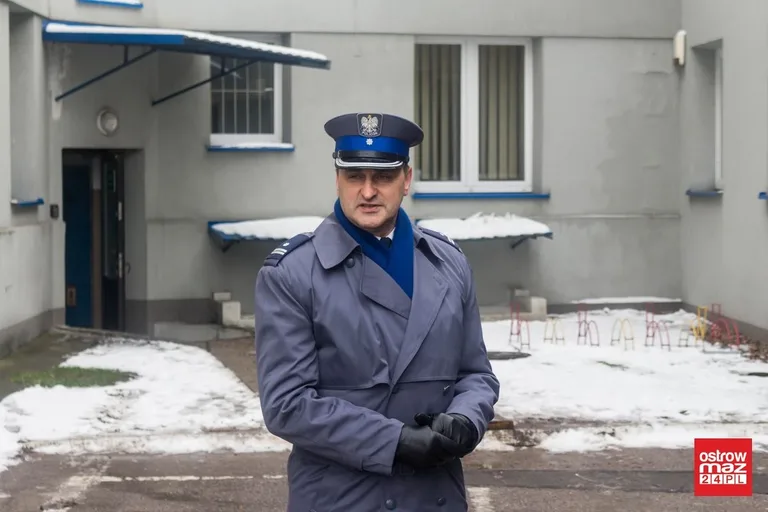 Ostrowscy policjanci z nowymi radiowozami (zdjęcia)