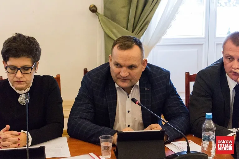 W czasie ciszy nocnej alkoholu nie kupisz (zdjęcia)