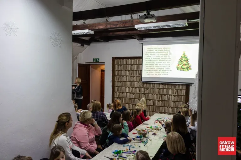 Świąteczne warsztaty w ostrowskiej bibliotece (zdjęcia, wideo)