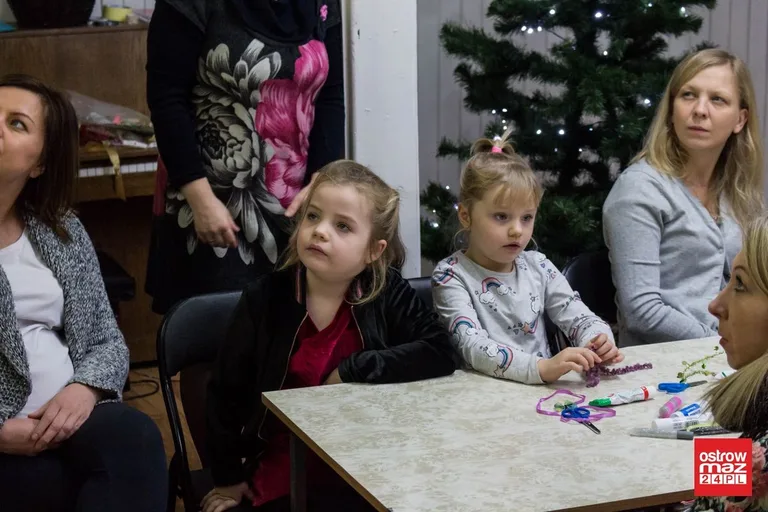 Świąteczne warsztaty w ostrowskiej bibliotece (zdjęcia, wideo)