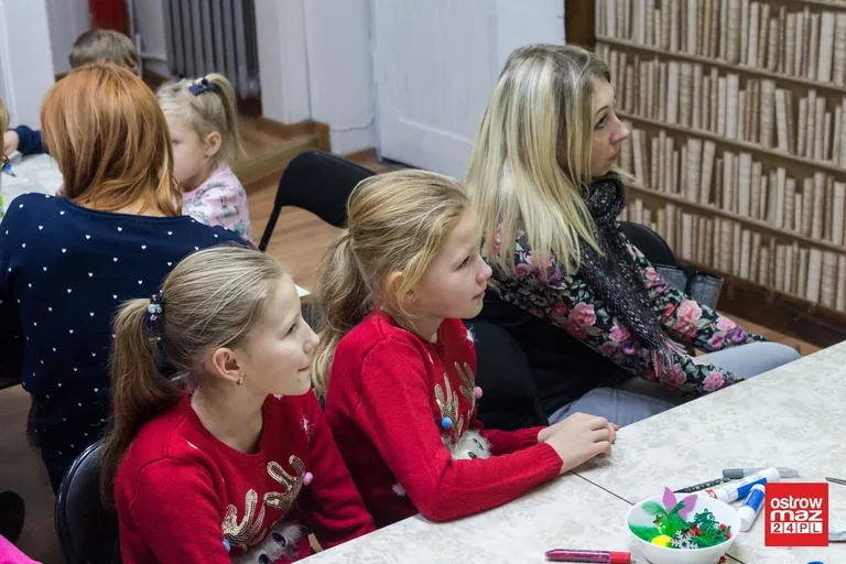 Świąteczne warsztaty w ostrowskiej bibliotece (zdjęcia, wideo)