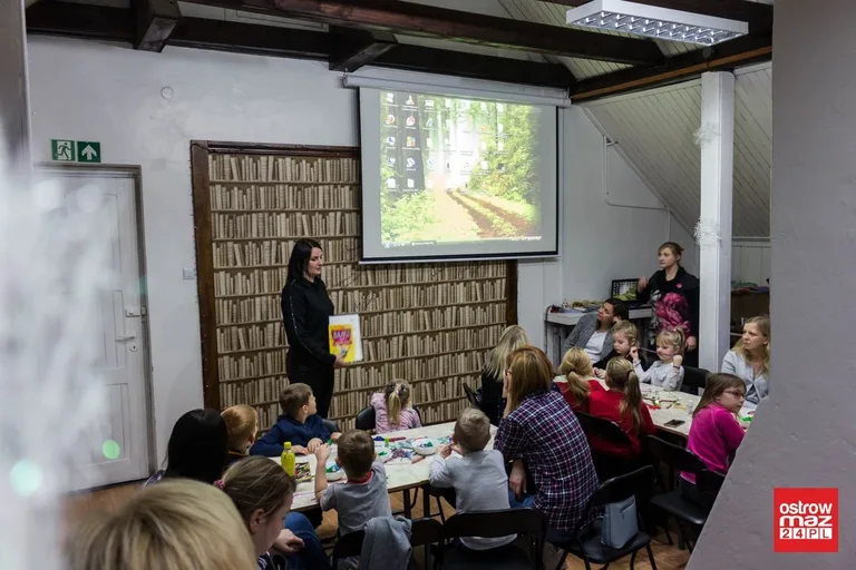 Świąteczne warsztaty w ostrowskiej bibliotece (zdjęcia, wideo)