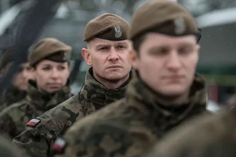 Ośmiu mieszkańców powiatu ostrowskiego terytorialsami (zdjęcia)