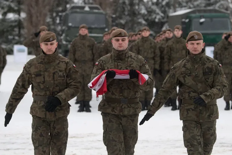 Ośmiu mieszkańców powiatu ostrowskiego terytorialsami (zdjęcia)