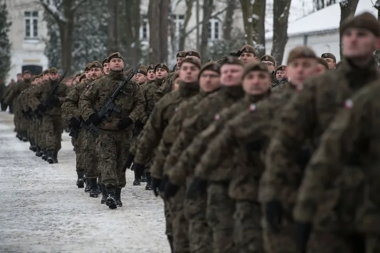 Ośmiu mieszkańców powiatu ostrowskiego terytorialsami (zdjęcia)