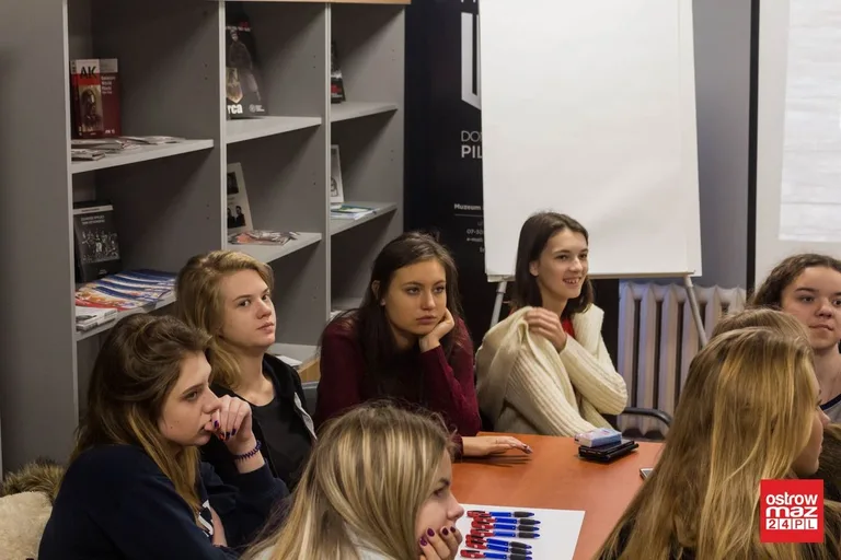 Stan wojenny tematem lekcji historii (zdjęcia, wideo)
